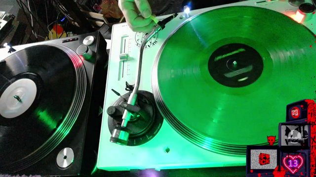 Dj_Descent live stream