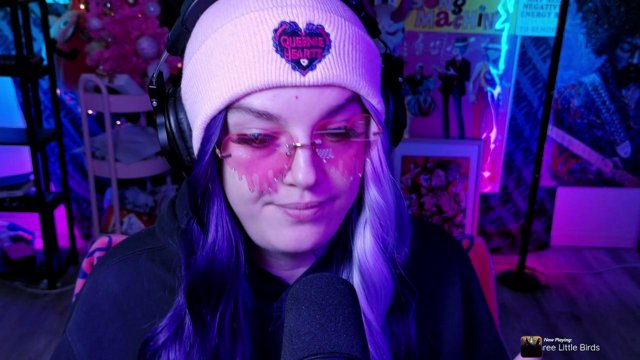 QueenieHeartz live stream